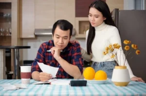 Tips Adil Bagi Tanggung Jawab Finansial dengan Pasangan
