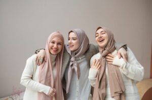 Tips Makeup Glowing dan Tahan Lama untuk Lebaran
