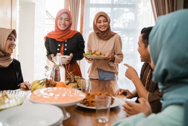 Rayakan Kemenangan dengan Bijak, Hindari Makan Berlebihan