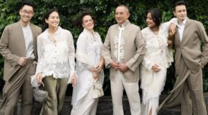 Gaya Elegan Maudy Ayunda di Lebaran: Putih dan Olive Memikat