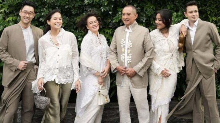 Gaya Elegan Maudy Ayunda di Lebaran: Putih dan Olive Memikat
