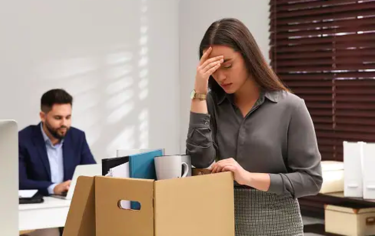Langkah Bijak Usai PHK: 5 Cara Bangkit Secara Mental & Finansial