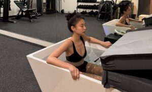 Jennie BLACKPINK Meditasi Sebelum Manggung di Coachella