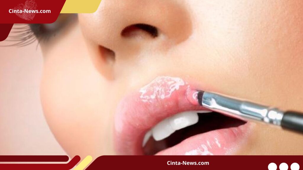 5 Tips Pakai Lipstik untuk Bibir Kering