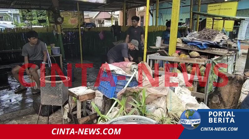 Banjir Hebat di Kayu Gede Tangsel, Ratusan Juta Rupiah Dagangan Warga Hanyut