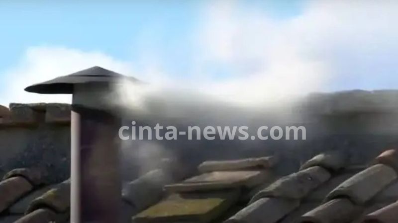 Paus Baru Terpilih, Asap Putih Muncul dari Vatikan