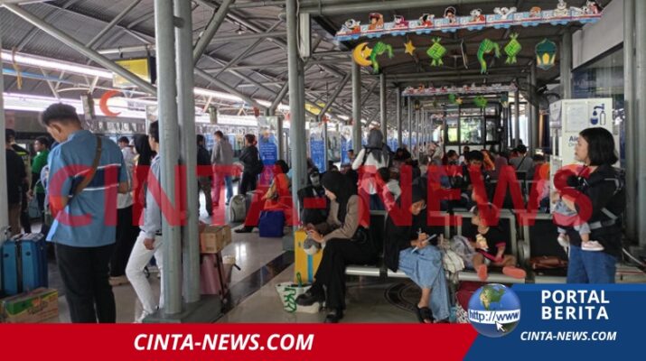 21.998 Penumpang Naik Kereta dari Stasiun KAI Daop 8 Selama Libur Waisak
