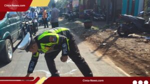 Malang: Ibu Dan Anak Tewas Kecelakaan Motor Vs Truk