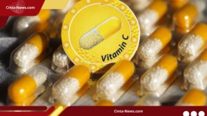 Apakah Terlalu Banyak Minum Vitamin C Bisa Picu Batu Ginjal?