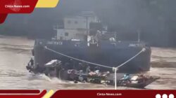 Kapal Tongkang Hantam Perahu, 2 Penumpang Hilang