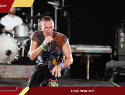 Viral! Aksi Mesra CEO dan Karyawan Terekam Kamera Coldplay