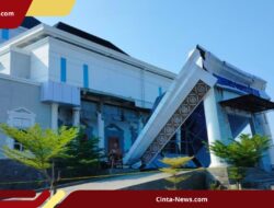 Usia Baru Dua Tahun, Atap Teras Gedung Pemkab Brebes Justru Ambruk