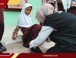 Senyum Merekah! Siswa di Lumajang Dapat Kejutan Sepatu Baru Langsung dari Bupati
