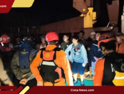 21 ABK Selamat Usai Kapal KM BlueRay Terbakar di Perairan Kotabaru