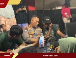 Isak Tangis Lega Menyambut Kembalinya Sinyal Internet di Lokasi Banjir Sumut