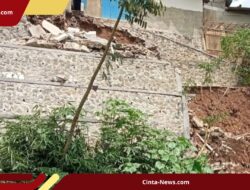 Longsor Runtuhkan Tembok Penahan Tanah 10 Meter di Bogor, 22 Warga Dievakuasi