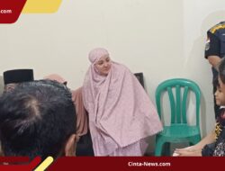 Menteri Trenggono Sambangi Keluarga Korban Pesawat Hilang di Maros