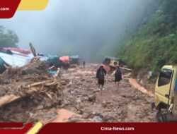 Trans Papua Terputus, Alat Berat Dikerahkan untuk Selamatkan Kendaraan Tertimbun Longsor