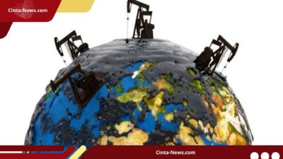 Harga Minyak Tembus 100 Dollar AS Imbas Penutupan Selat Hormuz