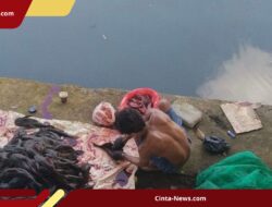 Satpol PP Jakpus Amankan 5 Pria yang Tangkap Ikan Sapu-sapu untuk Siomai