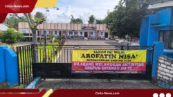 Gerbang Digembok Sepihak, Puluhan Siswa SMK Kesehatan Nusantara Terpaksa Sistem Daring