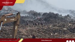 Kebakaran TPA Jatiwaringin Hari Ke-4: Asap Masih Membubung, Helikopter Dikerahkan
