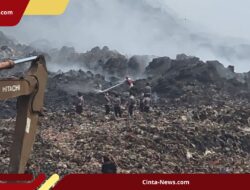 Kebakaran TPA Jatiwaringin Hari Ke-4: Asap Masih Membubung, Helikopter Dikerahkan