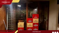 Satpol PP Solo Tindak Outlet Nakal, Penjualan Miras Kemasan Cup Dihentikan Paksa