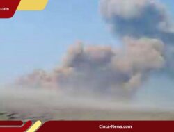Gunung Anak Krakatau Kembali Meletus, Kolom Abu Teramati 200 Meter di Atas Puncak
