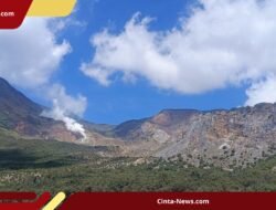 Kemunculan Api Biru di Kawah Papandayan Picu Penurunan Kunjungan Wisata hingga 75 Persen