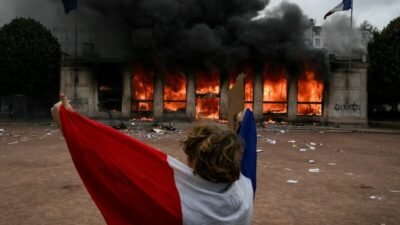 Demo di Perancis
