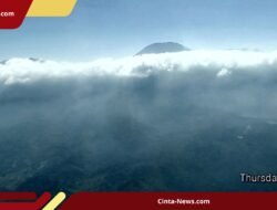 Nekat Mendaki via Jalur Ilegal Gunung Kawi, 9 Orang Dievakuasi usai Satu Anggota Hipotermia